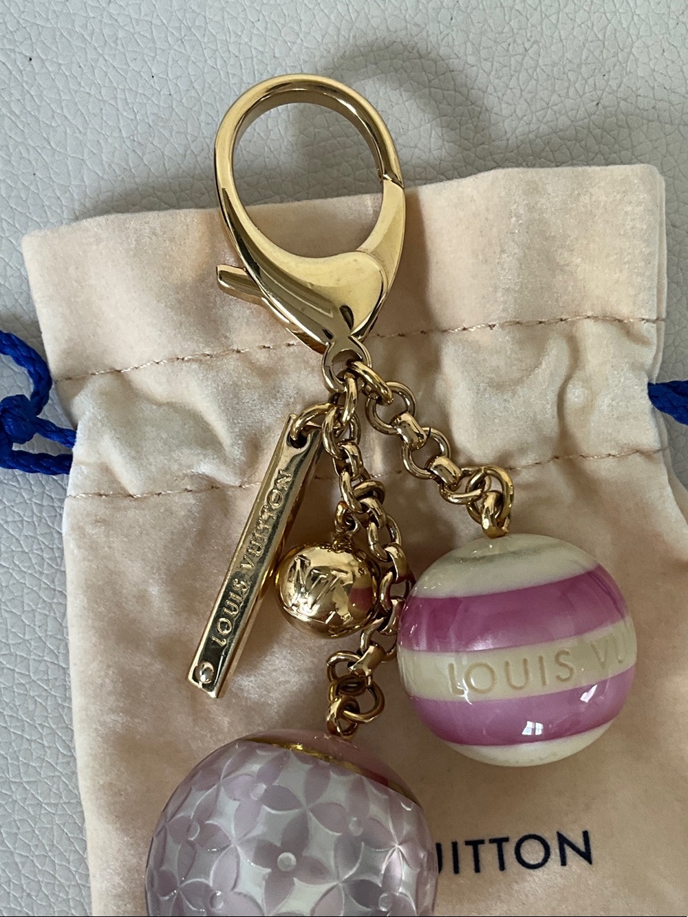 Louis Vuitton Monogram Mini Lin Bag charm - Pink and Gold Enamel - Picture 6 of 8